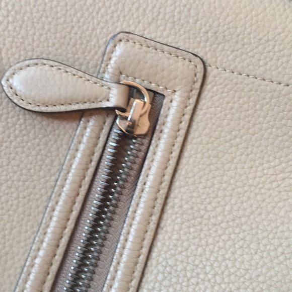 Celine Mini - Picture 3 of 8